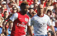 Arsenal chuẩn bị tưởng thưởng hậu hĩnh cho Alex Song