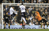 Tinh thần Muamba không thể giúp Bolton đánh bại Spurs