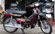 Phục chế Honda Dream 'lùn' ở Sài Gòn