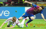 Barca định kiện Milan vì... không chịu tưới sân