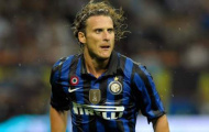 Malaga: Nhắm Forlan thay Van Nistelrooy