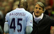 Man City trong giông bão: Mancini trảm Balotelli để tự cứu mình