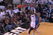 Video NBA: Pha úp rổ ngược của D-Wade