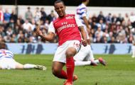 Walcott khiêu chiến Man City