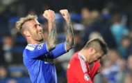 Video: Raul Meireles quảng cáo sau bàn thắng trong trận gặp Benfica
