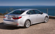 Lexus ES 2013: Tự tin sánh ngang Mercedes-Benz E-Class