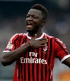 Sulley Muntari cứu rỗi Milan: “Đồng nát” lại thành vàng?