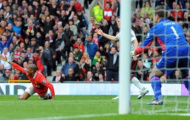 Giáo sư Wenger yêu cầu cấm Ashley Young 3 trận
