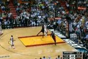 Video NBA: 7 giây cuối hiệp hai đầy kịch tích giữa Miami và Toronto