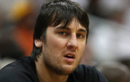 Tuyển thủ bóng rổ Úc Andrew Bogut lỡ cơ hội dự Olympic 2012