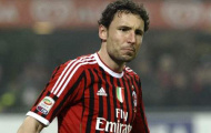 Van Bommel lo sợ cho tương lai