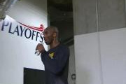 Video NBA: Kobe Bryant trêu người quay phim