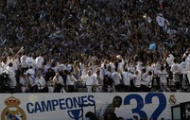 Video La Liga: Các cầu thủ Real Madrid ăn mừng trên máy bay