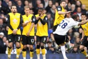 Video: Cú sút phạt cực kỳ đẳng cấp của Kyle Walker (Tottenham)