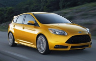 Ford Focus ST 2013 được bán với giá 24.495 USD