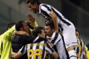 Video Serie A: Vượt qua Cagliari, Juventus chính thức đăng quang