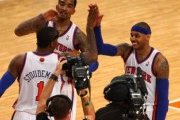Video Play-off NBA: New York Knicks có chiến thắng đầu tiên trước Miami Heat