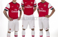 Arsenal ra mắt trang phục sân nhà cho mùa 2012/13