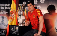Casillas trong lễ ra mắt trái bóng chính thức EURO 2012