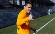 Hậu vệ Adriano muốn ở lại Barca thêm một thời gian nữa