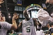 Video Play-off NBA: Kevin Garnett ghi 28 điểm giúp Boston Celtics loại Atlanta Hawks