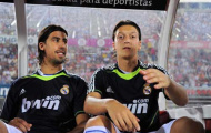 Oezil và Khedira sẽ tập trung muộn