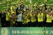 Video: Borussia Dortmund trong niềm vui chiến thắng tại chung kết DFB Pokal