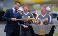 David Beckham hộ tống ngọn lửa Olympic trở về nước Anh