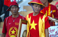 Nghịch lý tình yêu bóng đá