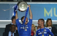 Terry nâng Cúp, fan Chelsa... 'phát điên'