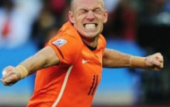 Video: 'Siêu tội đồ' Arjen Robben đã đá bay mấy chiếc cúp?