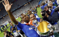 Drogba ra đi, Chelsea quyết mua Van Persie
