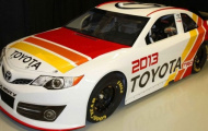 Toyota Camry phiên bản đua thêm lửa cho NASCAR