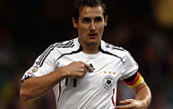Klose đã trở lại, nhưng Low vẫn chưa yên tâm