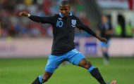 Ashley Young hy vọng tiếp tục chơi ăn ý với Andy Carroll trên hàng công tuyển Anh