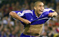 EURO 2000: Bàn thắng vàng trong giông bão