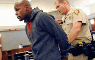 Võ sĩ Mayweather ngồi tù 3 tháng