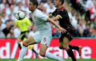 Mertens xin lỗi vì làm mất… EURO 2012 của Cahill