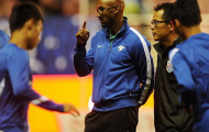 Anelka sắp rời Trung Quốc: Tottenham giang tay đón chào