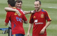 Thua trận nhưng HLV Camacho của Trung Quốc không quên khen Iniesta
