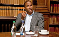John Barnes và David Pleat ủng hộ Roy Hodgson