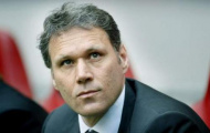Van Basten: 'HLV Loew đang rất đau đầu với hàng phòng ngự của Đức'