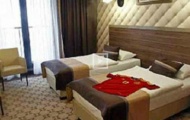 Chuyện thuê khách sạn ở EURO: Bồ chơi sang, Tây Ban Nha tiết kiệm