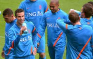 Man City và Juventus ve vãn Van Persie, Arsenal vẫn sẽ im lặng