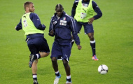 Balotelli lập hat-trick, De Rossi làm hậu vệ