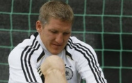 Chuyển động ở tuyển Đức: Schweinsteiger O.K, Mertesacker K.O