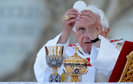 Giáo hoàng Benedict XVI kêu gọi 'hòa bình cho EURO'
