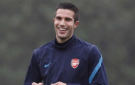 Van Persie không tới M.C, cũng không rời Premier League