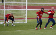 Valdes: Tây Ban Nha nhất định phải ngăn chặn Pirlo