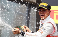 Lewis Hamilton ăn mừng tại Grand Prix Canada